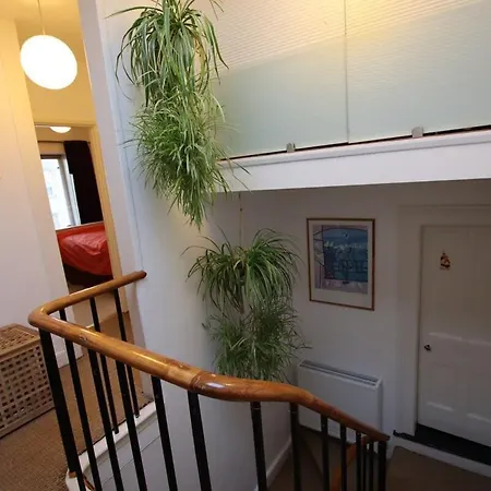 Bright One Bed Flat Close To Bri & Bristol