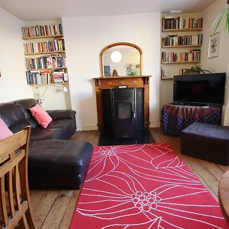 Bright One Bed Flat Close To Bri &