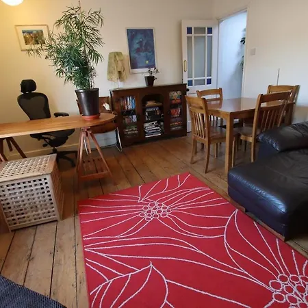 Bright One Bed Flat Close To Bri & * Bristol
